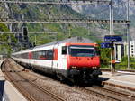 SBB - IR nach Brig mit dem Steuerwagen Bt 50 85 28-94 971-4 an der Spitze bei der einfahrt im Bahnhof Martigny am 05.05.2017