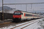 IC Steuerwagen Bt 50 85 28-94 986-2 durchfährt am 12.12.2022 den Bahnhof Gelterkinden.