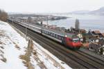 IC 985 am 20.2.10 auf dem Weg von Thun Richtung Spiez.