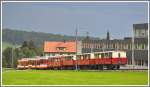 Kurz vor einem starken Gewitter erreicht der BDeh 3/6 25 mit Velo- und drei Sommerwagen Heiden. (03.08.2011)