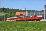 BDhe 3/6 25, Velowagen D9 und drei Sommerwagen bei der Bahnhofeinfahrt in Heiden.(05.05.2016)