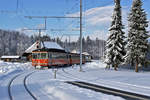 Aare Seeland mobil.
ERINNERUNGEN AN DAS ALTE BIPPERLISI.
Der Zug Solothurn-Langenthal mit dem Be 4/4 104 in Bannwil am 18. Dezember 2010.
Foto: Walter Ruetsch