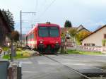 CJ - Regio unterwegs nach Bonfol unterwegs bei Alle am 30.10.2010 .. Standpunkt des Fotografen vor dem Zaun .. Standpunkt der Digikamera in der Luft ber dem Zaun....