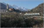 Schon fast ein Klassiker: Ein FAR ABe 4/8 Centovalli-Express auf der Isorno Brücke bei Intragna.