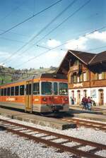 Steuerwagen Bt 226 der Gruyère–Fribourg–Morat (GFM heute tpc) in Montbovon 797 m, im April 2003.