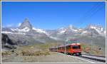 Bhe 4/8 3052+3051 zwischen Rotenboden und Gornergrat mit Matterhorn 4478m, Dent Blanche 4357m und Zinal Rothorn 4221m.