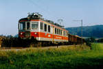 Zuckerrübenkampagne Aarberg 1994
Verladen wurden auf der GFM die Rüben während mehreren Tagen in Courtepin.
Rübenzug mit dem ABDe 4/4 164 bei Münchwiler-Courgevaux nach Murten unterwegs im Oktober 1994.
Foto: Walter Ruetsch