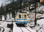 Ausrangierter MOB Be 4/4 1004, ehemals  ZBLAUE BÄHNLI NACH WORB  von VBW/RBS, auf dem Abstellgeleise in Fontanivent im Dezember 1993.