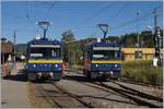 Gleisbauarbeiten bei der CEV: die beiden MOB Gem 2/2 2504 und 2502 bereiten sich in Blonay vor, einen leeren Kieswangenzug zur MOB via Chamby zu führen.