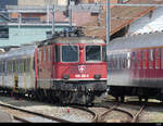 SBB / OeBB - Lok 430 350-9 abgestellt im Bahnhofsareal in Balsthal am 15.04.2022