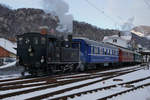 OeBB: Dampffahrt Balsthal-Olten der Oensingen Balsthal Bahn mit der Eb 2/4 35, 2 Salonwagen und der Re 4/4 I 10009 vom 1. Dezember 2017.
Vor der Abfahrt in Balsthal.
Foto: Walter Ruetsch 