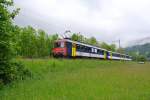 RBe 205 mit seinem Pendel als Regio kurz vor Oensingen, 15.05.2014.