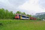 Infolge Defekts an der Gterlok wird zurzeit der RBe 206 verwendet, bei Oensingen, 15.05.2014.