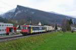 RBe 206 mit einem Gterwagen bei Einfahrt in Balsthal, 08.12.2014.