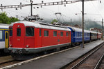 OeBB: Re 4/4 I 10016 ehemals SBB vor einem Sonderzug bestehend aus den Salonwagen in Balsthal am 14.