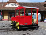 Die Akku-traktor Ta 2/2 1 der Vitznau-Rigi-Bahn, im Bf.
