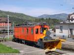 Wenig, oder eher nichts zu tun hatte die die Schneeschleuder der ARB am 03.05.2006. Hier steht sie abgestellt in Arth Goldau. Auf diesem Gleis sollen irgendwann mal die Zge der Rigi-Bahnen in den Bahnhof Arth Goldau fahren. Aber noch steht der, angeblich baufllige, Hochbahnsteig.