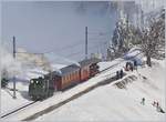 Die RB H 2/3 N° 16 erreich nach der anstrengenden Bergfahrt Rigi Staffel bis zur Gipfelstation ist es nicht mehr weit. Die Dampflok brauchte für die Bergfahrt ca. 450 kg Kohle und rund 2000 Liter Wasser. Die H 2/3 N°§ 16 wurde 1923 in Betrieb genommen, von SLM Winterthur gebaut und kostete damals Fr. 83'585.35.

24. Februar 2018