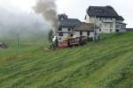 Bei leider nicht idealem Wetter dampft die H 1/2 7, die nur diesen Sommer wieder auf der Rigi verkehrt, am 12.8.09 Richtung Rigi Staffel.