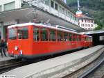 Der BDhe 4/4 4 und ein Zusatzwagen standen am 6.8.05 als Regio 1149 nach Rigi Kulm abfahrbereit in Vitznau.