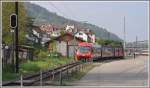 S11 2096 mit Steuerwagen 121 aus Gais fhrt entlang des Gterbahnhofs St.Gallen zum Nebenbahnhof. (04.05.2011)