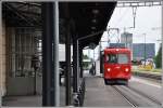 Der einzige Triebwagen der Rheineck Walzenhausen Bahn wartet am  Hausbahnsteig  in Rheineck auf Anschlussreisende.Übrigens Habe ich im Stellwerk links und im anschliessenden Büro 1970 meine Stationslehre gemacht. (18.06.2015)