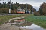 ASM BTI Aare Seeland mobil AG Biel-Täuffelen-Ins-Bahn: Be 4/4 302 + Fa 572 + Fa 571 + Fa 576 + Be 4/4 304, Zug 8238 Sutz-Finsterhennen, Lüscherz Haltestelle, 5.