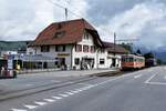 ASM BTI Aare Seeland mobil AG Biel-Täuffelen-Ins-Bahn: Be 4/4 302 + Fa 572 + Fa 571 + Fa 576 + Be 4/4 304, Zug 8250 Sutz-Finsterhennen, Haltestelle Gerolfingen, 18.