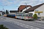 ASM BTI Aare Seeland mobil AG Biel-Täuffelen-Ins-Bahn: Be 4/4 304 + Fa 576 + Fa 571 + Fa 572 + Be 4/4 302, Zug 8233 Finsterhennen-Sutz, Haltestelle Gerolfingen, 12.