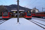 OeBB: Dampffahrt Balsthal-Olten der Oensingen Balsthal Bahn mit der Eb 2/4 35, 2 Salonwagen und der Re 4/4 I 10009 vom 1. Dezember 2017.
Bei der Ankunft in Oensingen anlässlich der Begegnung mit den Zügen der ASm nach Langenthal und Solothurn.
Foto: Walter Ruetsch 