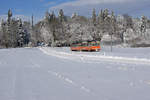 Aare Seeland mobil.
ERINNERUNGEN AN DAS ALTE BIPPERLISI.
Zug Solothurn-Langenthal mit Be 4/4 303  SOLOTHURN  und dem Be 4/4 103 in ländlicher Winterlandschaft bei Bannwil am 18. Dezember 2010.
Foto: Walter Ruetsch 