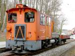 asm / BTI - Baudienst Tm 2/2 541 mit Gterwagen K 587 in Hagneck am 06.04.2008