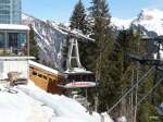 BLM - Luftseilbahn von Lauterbrunnen - Grtschalp beim verlassen der Bergstation am 26.01.2013 ..