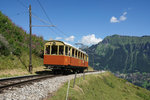 Anlässlich des 125-Jahr Jubiläums der BLM wurde auch der nur noch selten gesehene CFe 2/4 11 zwischen Mürren und Grütschalp eingesetzt. Auf dem Bild zu sehen ist der Triebwagen am 14.08.2016 kurz vor Winteregg.