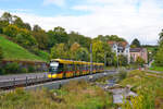 Zwischen Niederdorf und Oberdorf fährt ein Be 6/8 der BLT am 04.10.2025 in Richtung Waldenburg