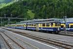 ABeh 4/4 308 mit Regio nach Grindelwald in Zweiltschinen, 29.07.2017.