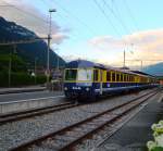 Ein Zug der Berner Oberland-Bahn steht am Abend des 8.7.09 im Bahnhof Interlaken Ost.