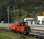 Berner Oberland-Bahn Rangierlok BOB 1 (CHRIGEL) eine Tm 2/2 am 30.09.2011 in Interlaken Ost, vor dem Depot der Ballenberg Dampfbahn.