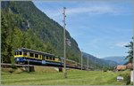 Ein BOB Regionalzug nach Lauterbrunnen hat Zweilütschinen verlassen nun der Lütschine entlang seinem Ziel entgegen.