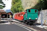 BRB-Lok7 (Baujahr 1936) wurde während mehreren Wintersaisons revidiert und erhielt einen neuen Kessel, der in Crewe (England) aufbereitet worden war. Im Bahnhof Brienz BRB wird nun die Maschine mit Last (Wagen B16 + B26) versehen und zwecks Bremsmessungen auf die Strecke bis Planalp geschickt. Aufnahme vom 20. Sept. 2017, 10:54