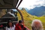 BRB-Lok 12 bringt uns wieder nach Brienz. Das Wetter hlt sich noch gut. Innenaufnahme im SIG-Wagen zwischen Rothorn und Oberstafel, 12. Sept. 2010, 16:45