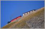 Ziel fast erreicht, Lok 6 bei der Einfahrt zur Gipfelstation am Brienzer Rothorn. (01.10.2011)