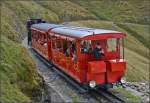 <U>Bahnbildergipfeltreffen in Brienz.</U>  

Der Zug mit der 80zig-Jährigen Nr. 6 unterwegs zum Gipfel. Von hier aus den freundlichen Gruß zurück. September 2013.