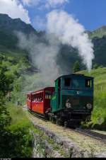 Die kohlegefeuerte H 2/3 6 der BRB fährt am 28. Juni 2015 vom Rothorn herkommend in die Station Planalp ein.