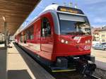 Der Be 4/4 651 der CJ mit dem Regio nach Le Noirmont, am 30.3.17 in Tavannes am auf die Abfahrtszeit wartem.