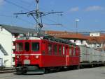 Bef 4/4 641 (ex RhB Abe 4/4 487 Arosatriebwagen) mit Containerzug in Bahnhof Tavannes am 11.03.11.