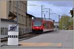 R131 mit ABe 2/6 631 aus Les Breuleux fährt in Tramelan ein. (12.05.2014)