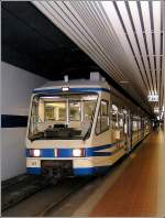 Der Triebwagen ABe 4/6 62 der Centovallibahn steht am 02.08.07 am Bahnsteig in Domodossola und wartet auf die Abfahrt nach Locarno.