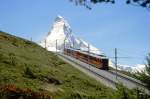 MGB GGB - Regionalzug 239 von Zermatt nach Gornergrat am 29.06.2007 oberhalb Riffelalp mit Bhe 4/8 3082 + Bhe 4/8 3081 - Hinweis: Blick Matterhorn  