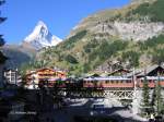 Auf einer stählernen Gitterbrücke überquert die Gornergratbahn die Matter Vispa in Zermatt, das Matterhorn (4.478 m) ist selten so klar zu sehen - 17.08.2005  